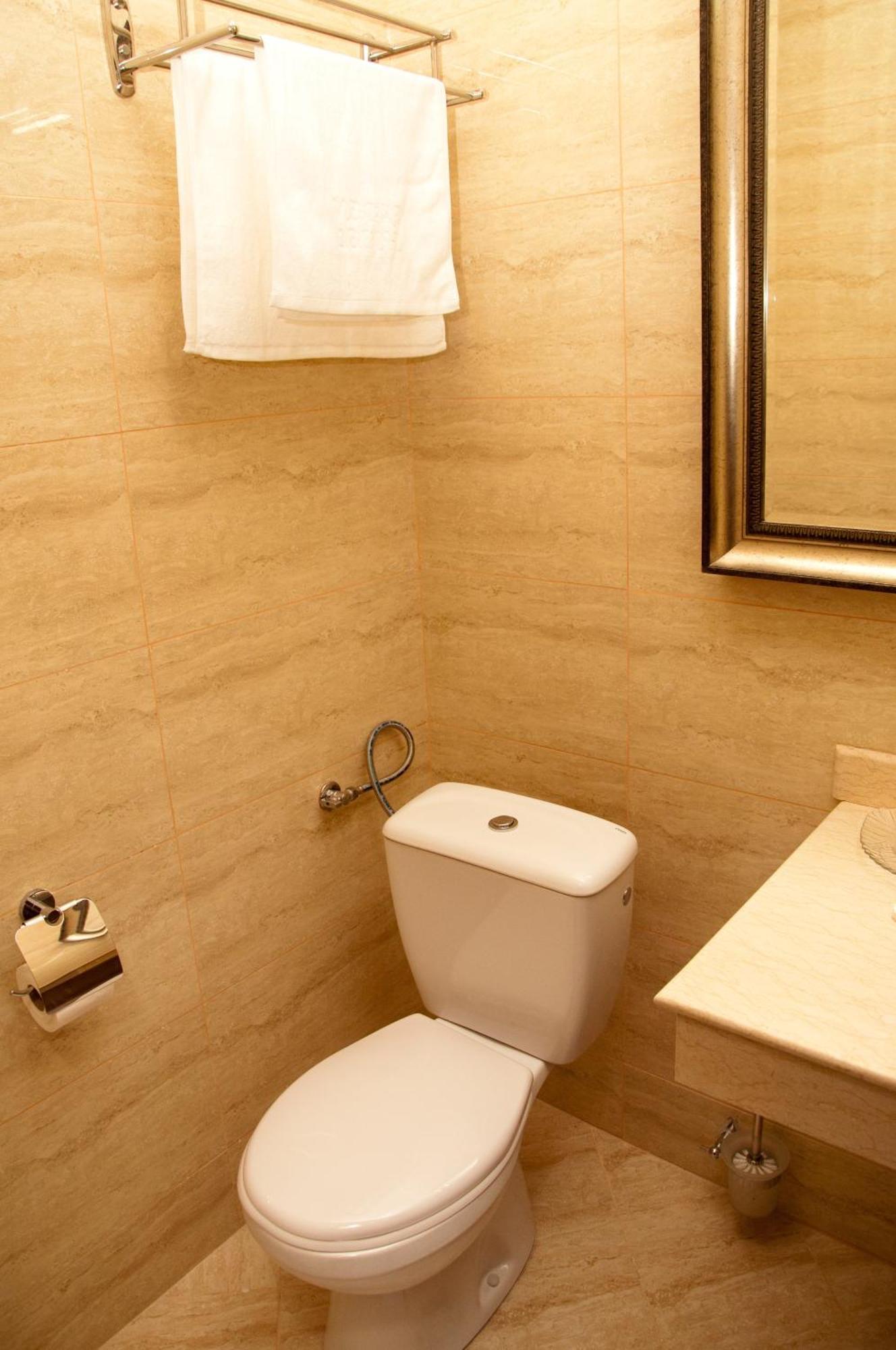 Hotel Baden Calarasi  Buitenkant foto