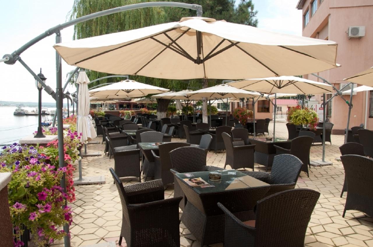 Hotel Baden Calarasi  Buitenkant foto